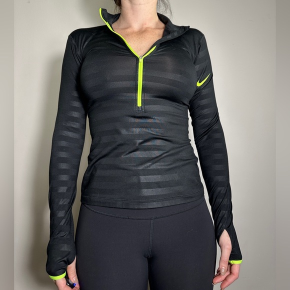 Nike Pro Black Quarter Zip Longsleeve Size Small - Picture 1 of 3
